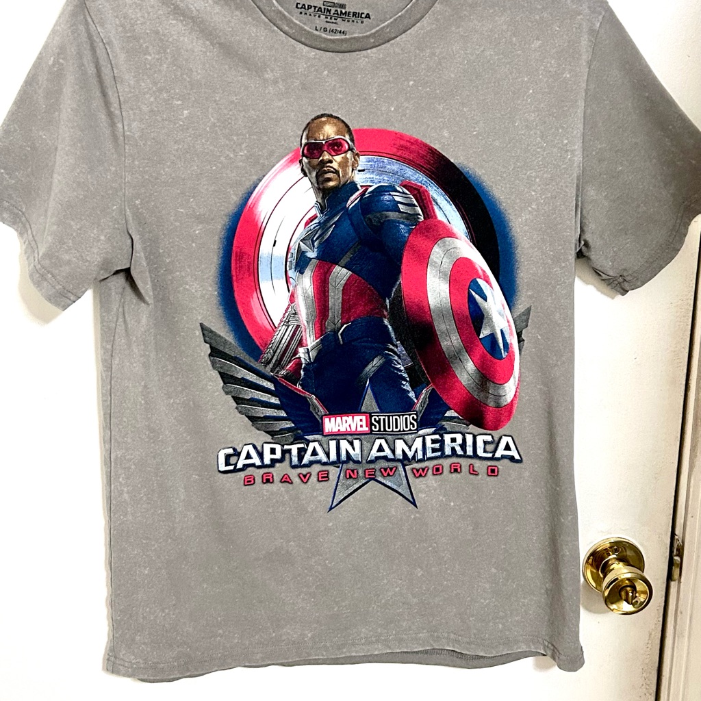 Men's Marvel Studios Captain America Brave New World T-Shirt Size L
